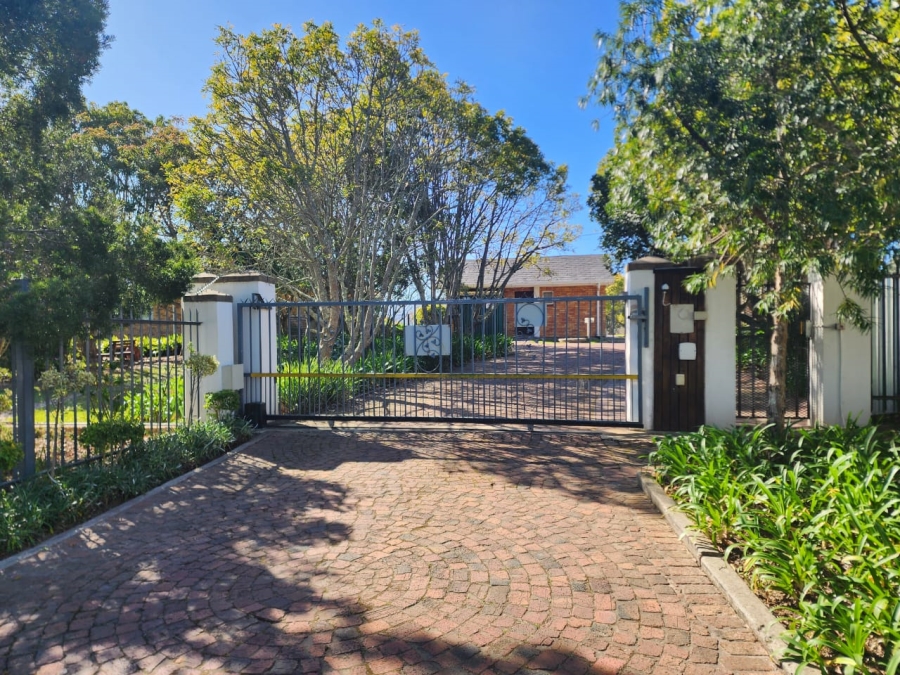 1 Bedroom Property for Sale in Hoekwil Western Cape